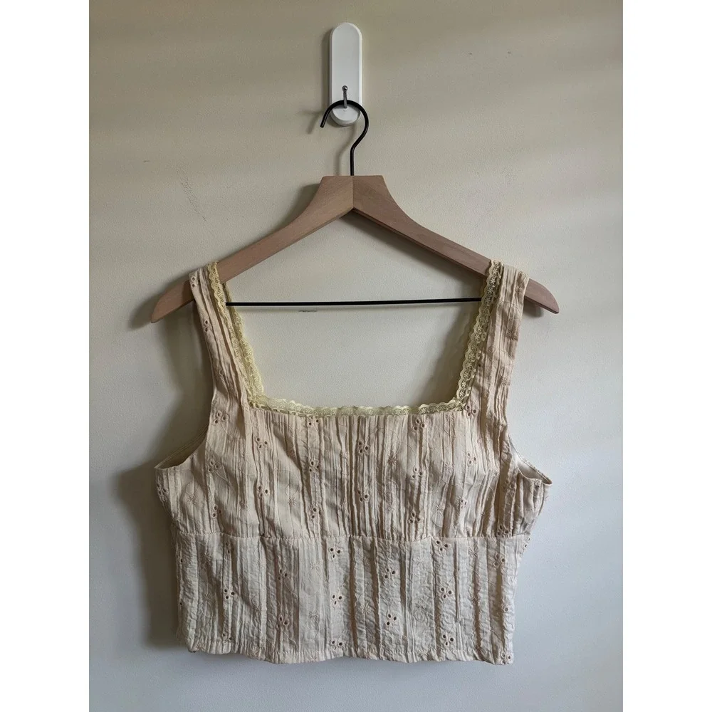 Forever 21 Eyelet Lace Trim Crop Top Tan Cream Cottagecore Hook & Eye Large